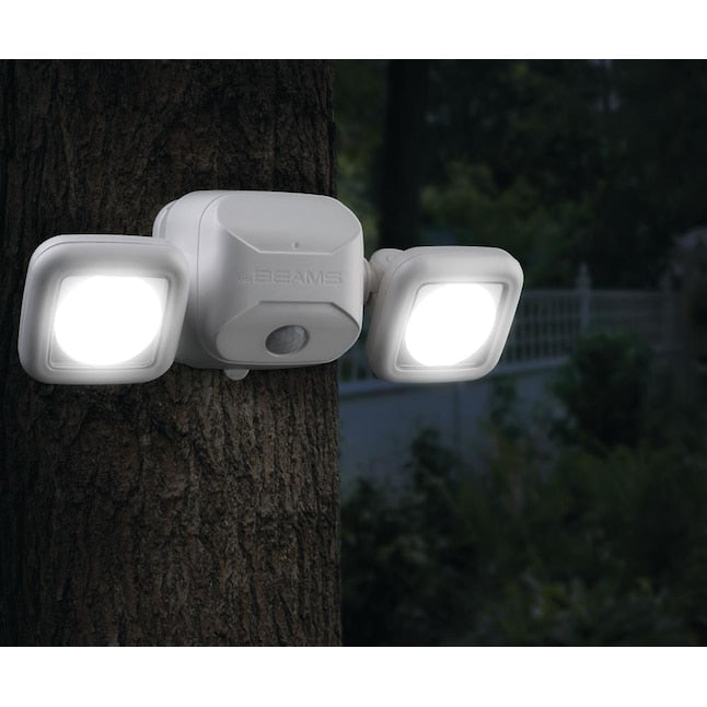 Mr Beams 120-Degree Battery-operated LED White 2-Head Motion-Activated Flood Light 500-Lumen, 1-Pack