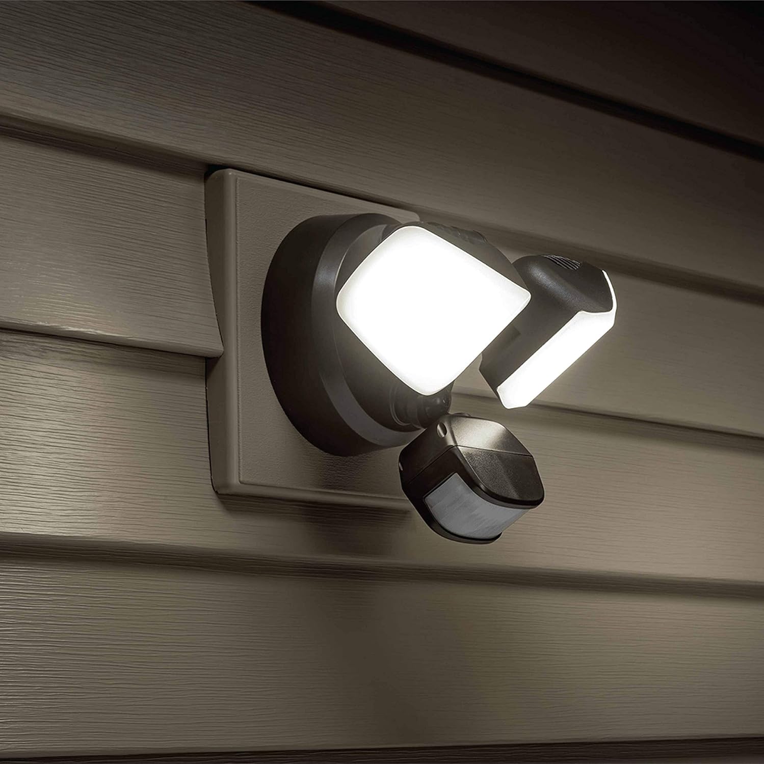 Mr Beams Wired Pro 2-Head Outdoor Motion Sensing LED Security Light, 2700 Lumens, Bronze