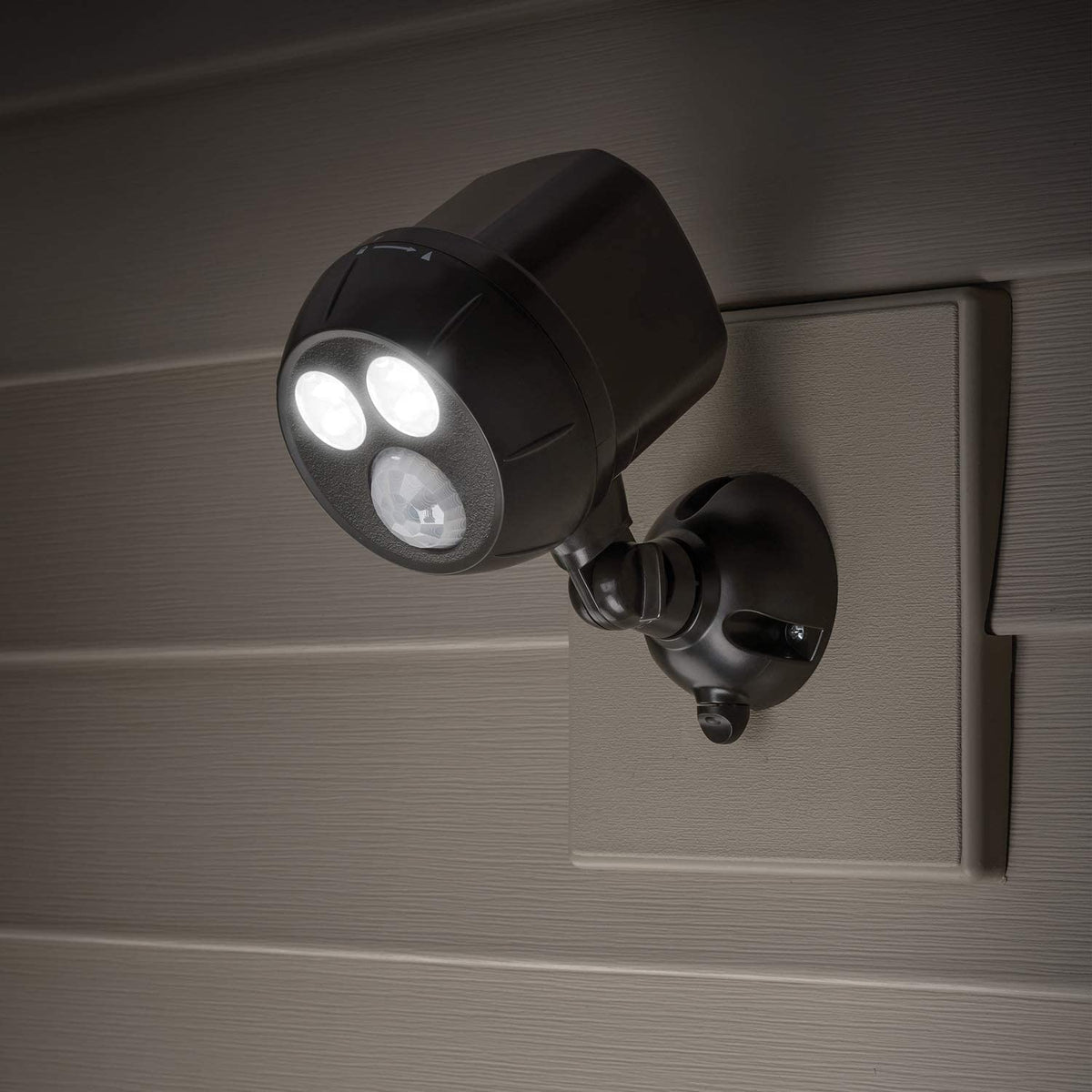 Beams MB390 400 Lumen Wireless Battery Powered Motion Sensing Ultra Bright LED Spotlight, 1-Pack, Brown