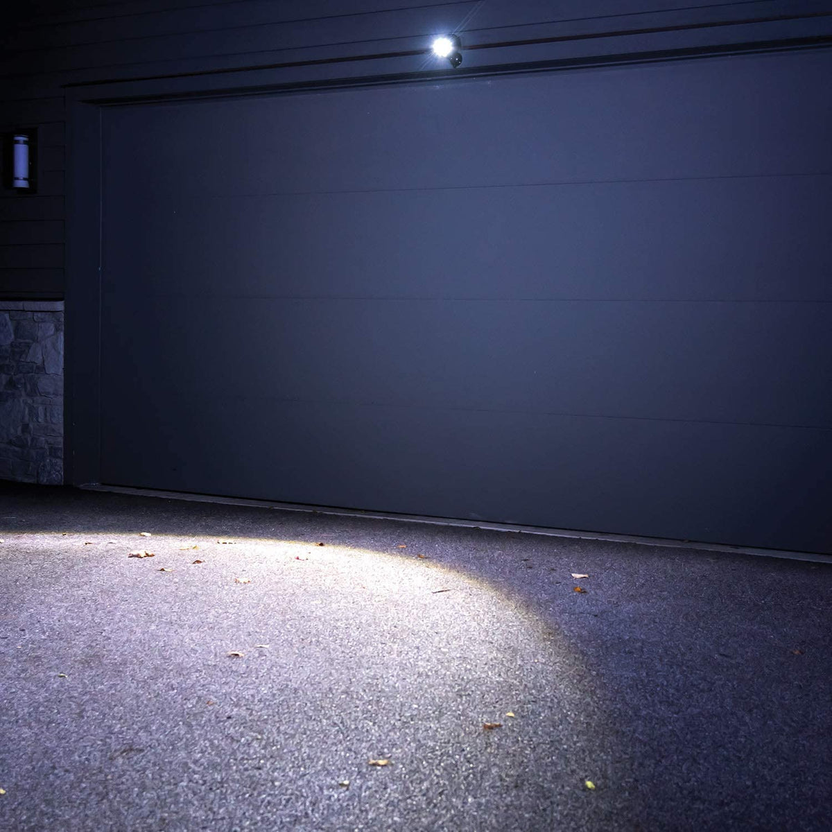 Beams MB390 400 Lumen Wireless Battery Powered Motion Sensing Ultra Bright LED Spotlight, 1-Pack, Brown
