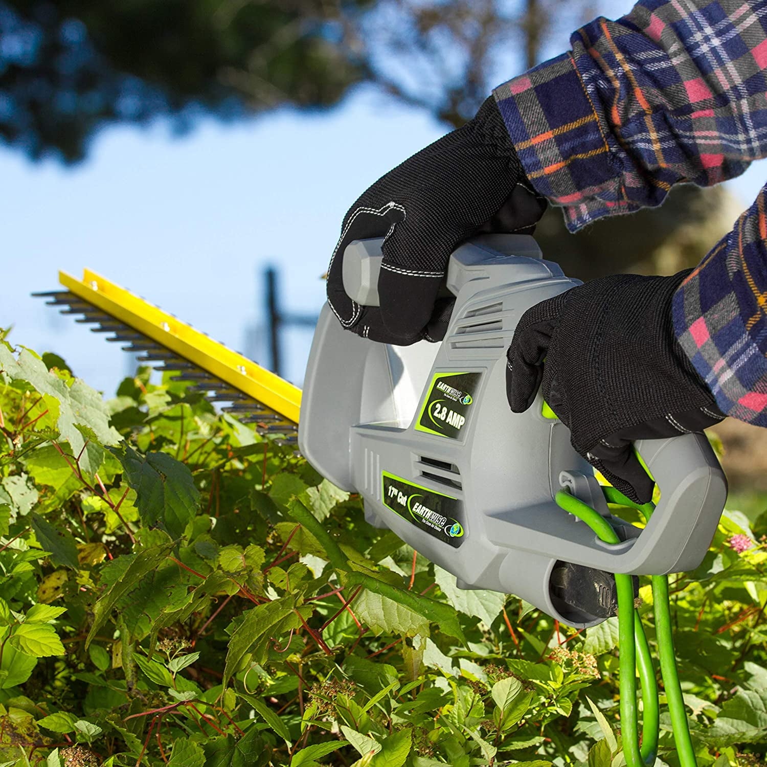 Earthwise HT10117 17-Inch 2.8-Amp Corded Electric Hedge Trimmer