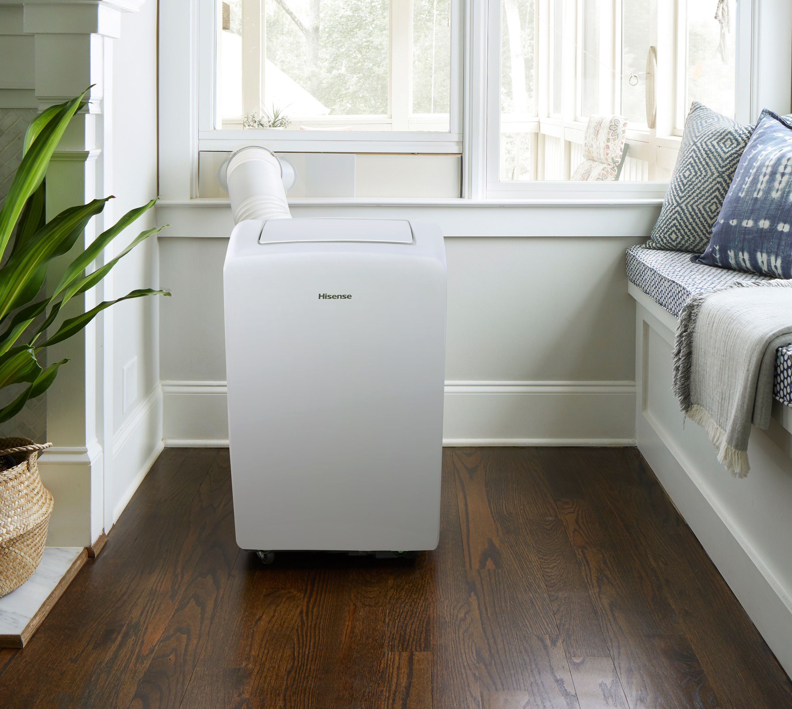 Hisense 8000-BTU DOE (115-Volt) White Vented Wi-Fi enabled Portable Air Conditioner with Remote Cools 350-sq ft (Refurbished)