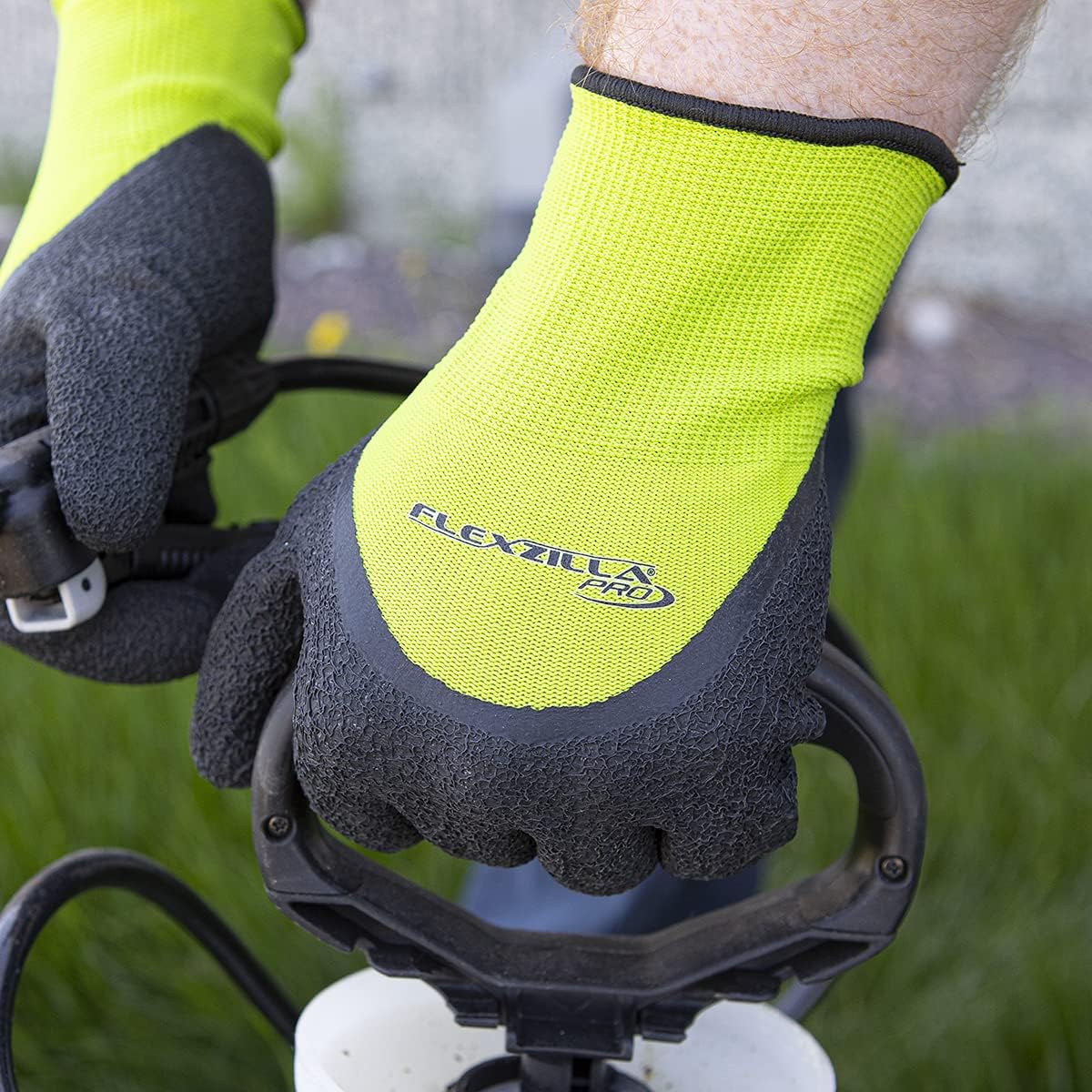 Flexzilla Pro GC241PL 3/4 Dip Palm, Black/ZillaGreen, Crinkle Latex Glove