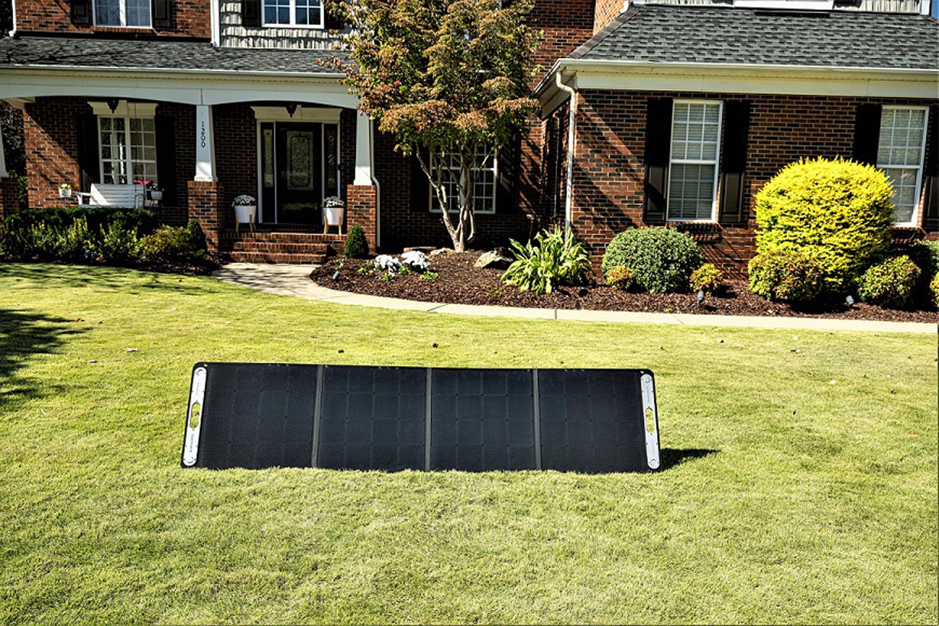 Geneverse SP2 Portable Solar Panel 200W (Refurbished)