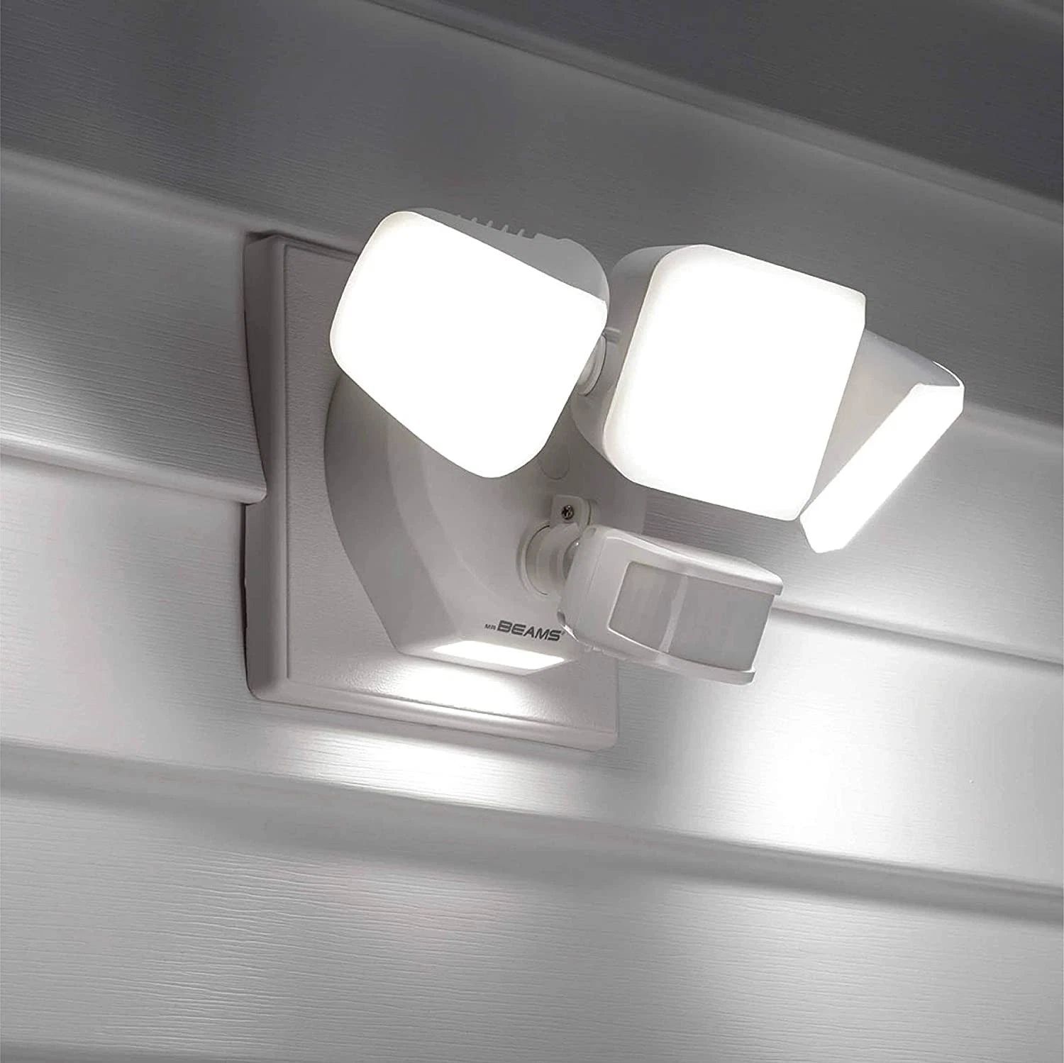 Mr. Beams Pro 3-Head Outdoor Motion Sensing LED Security Light with Cascading Wall Wash, White