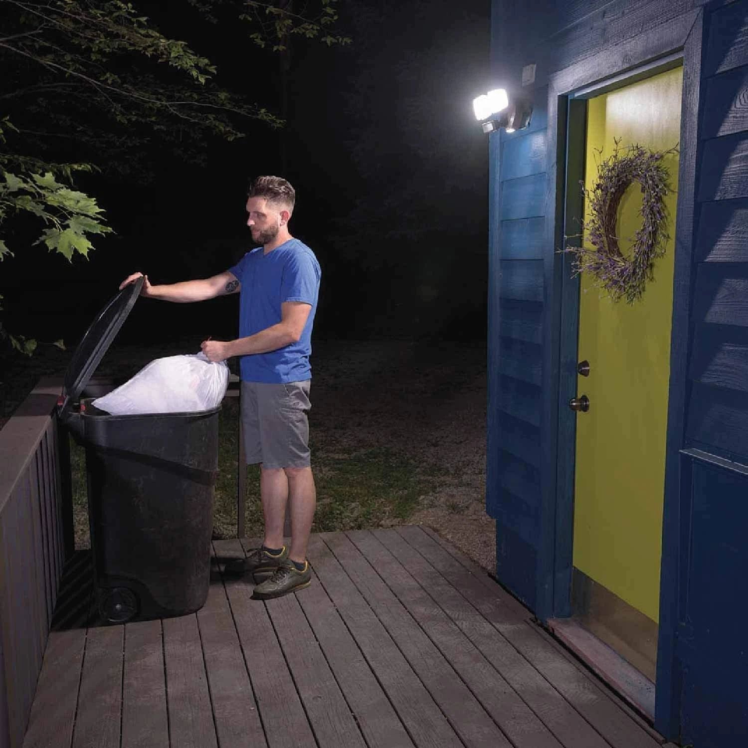 Mr. Beams Pro 3-Head Outdoor Motion Sensing LED Security Light with Cascading Wall Wash, White