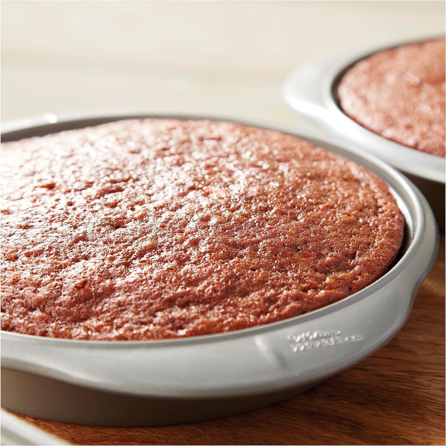 Wilton Ever-Glide Non-Stick Round Pan - Bake Delicious Cinnamon Rolls, Coffee Cake, Round Cakes or Quiches, Handles for Easy Grip, Steel, 9 x 1. 5-Inches
