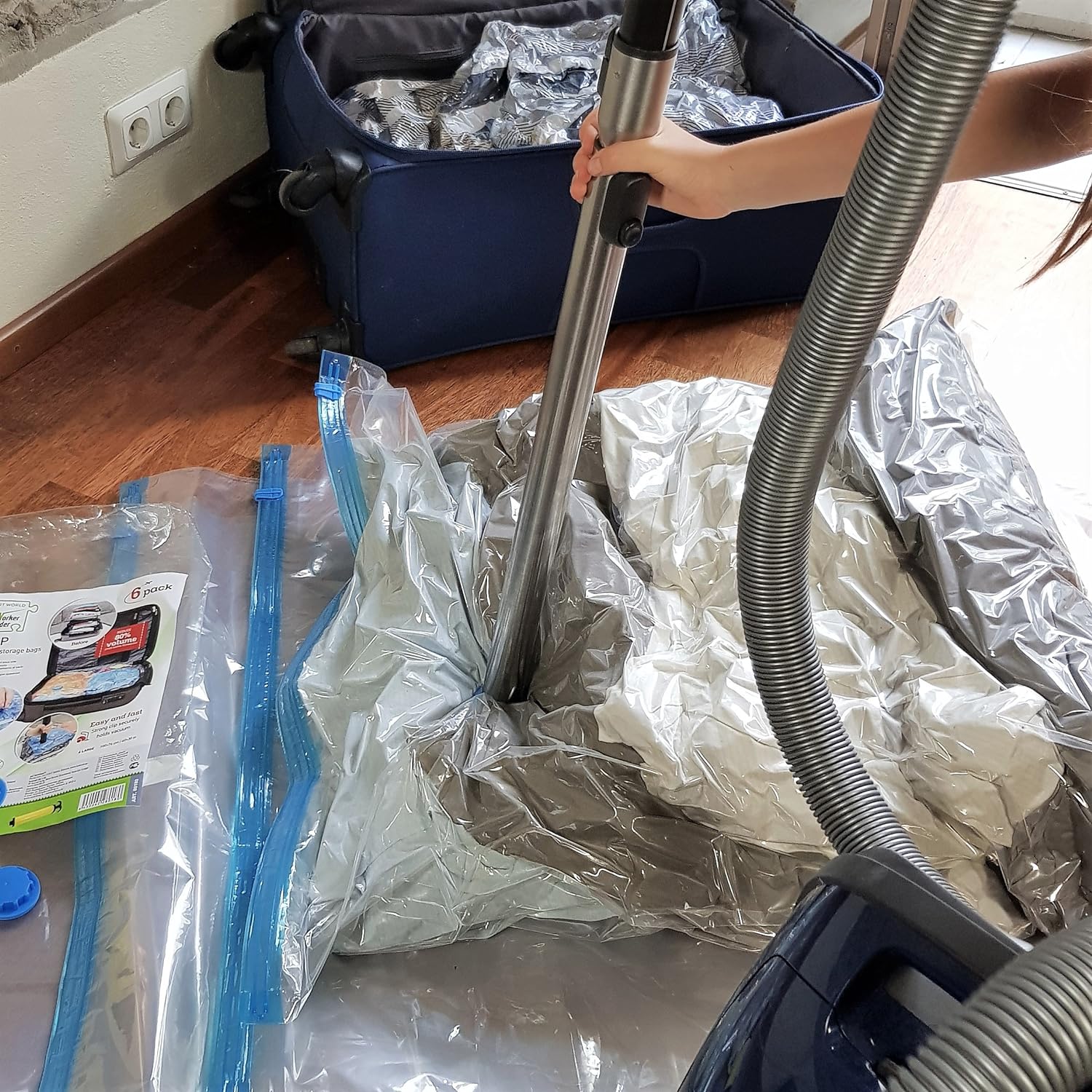 WonderWorker Pump, 6 Jumbo Vacuum Storage Bags, Nearly 80% More Compression Than Other Brands, Storage Bags for bedding, pillow, blankets, clothes etc.
