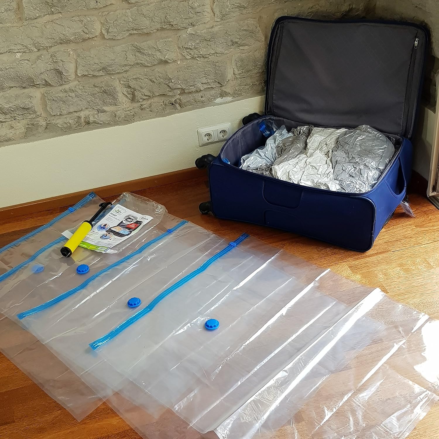 WonderWorker Pump, 6 Jumbo Vacuum Storage Bags, Nearly 80% More Compression Than Other Brands, Storage Bags for bedding, pillow, blankets, clothes etc.